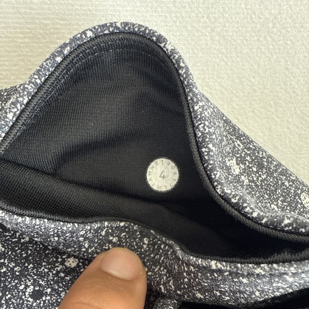 Lululemon Shorts Womens 4 Train Times 6" Luminesce Splatter White Black Gray - Picture 7 of 9
